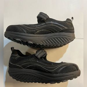 Skechers Shape-ups Women’s Size 7.5 - Brand New / Never Worn